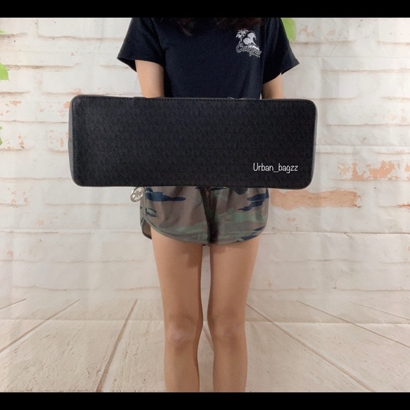 Michael Kors Sady Large Tote - Picture 4 of 8